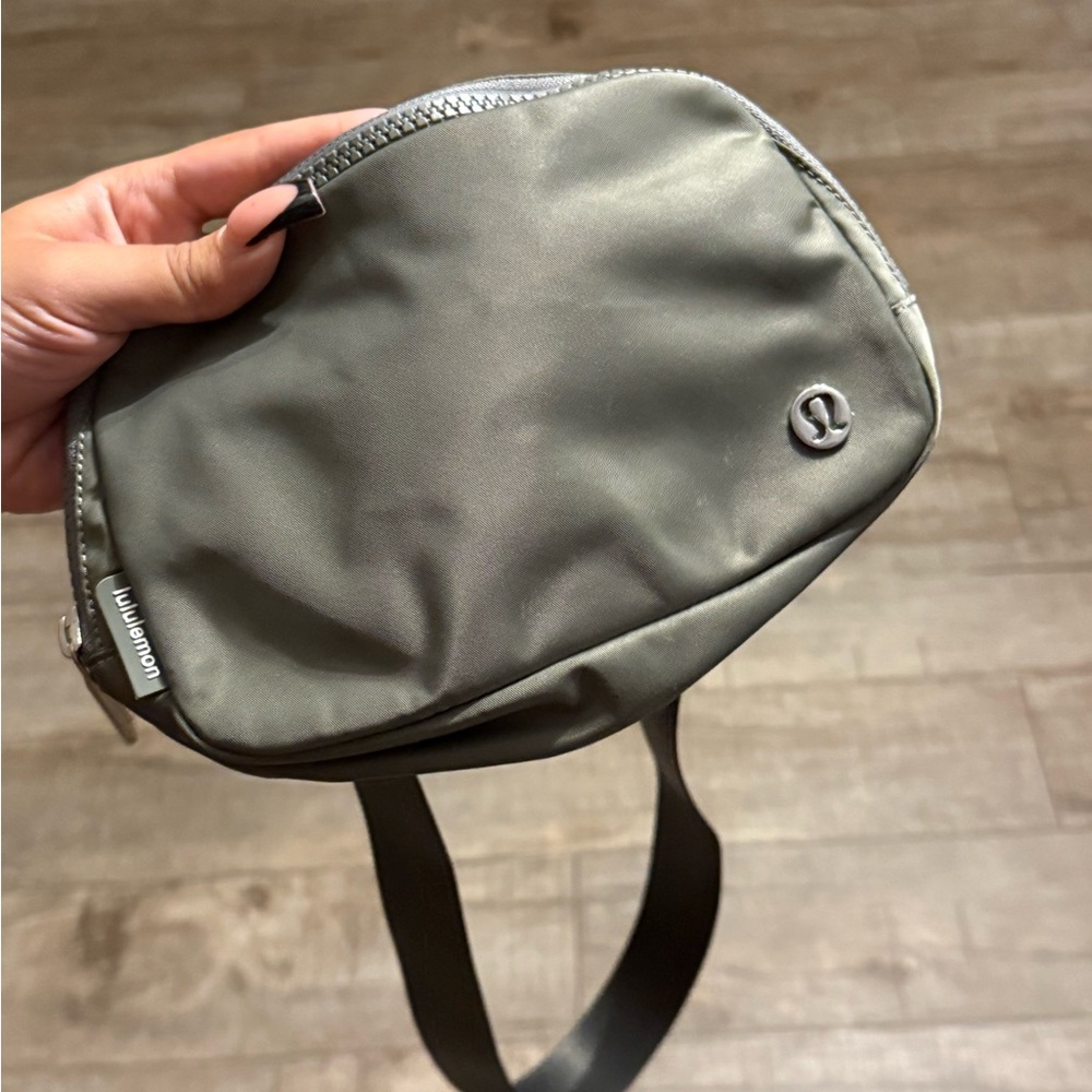 Lululemon Athletica Charcoal Belt Bag